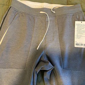 Lululemon Textured Tech Pant (MEDIUM - NEW WITH TAGS)
